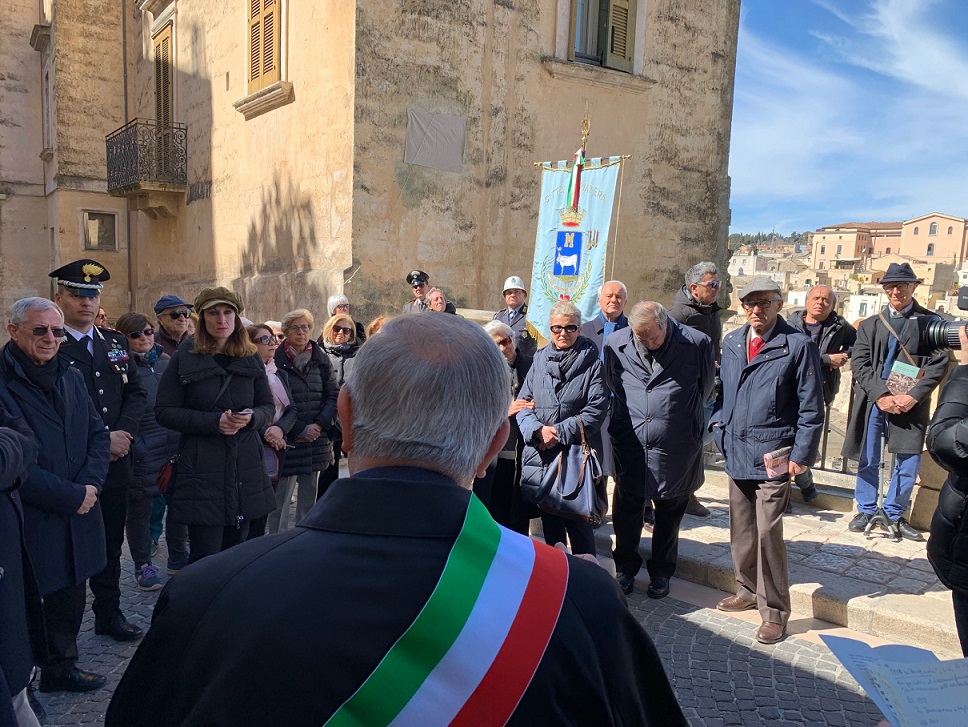 Matera intitola la balconata della salita Duomo a Raffaele Giura Longo