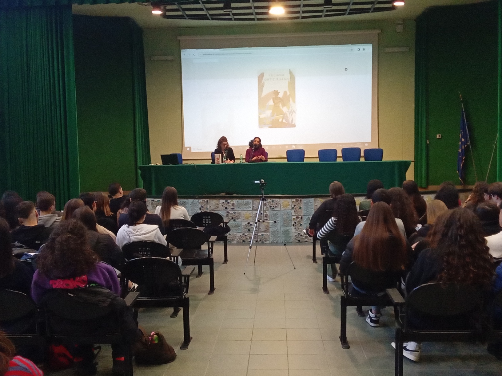 Incontro della vincitrice del Premio IESS 2023 con gli studenti ITCG “Loperfido-Olivetti”, Matera